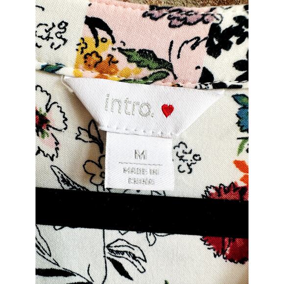 Intro. Heart button down floral blouse medium - Picture 3 of 6